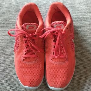 Nike Revolution 3 shoes